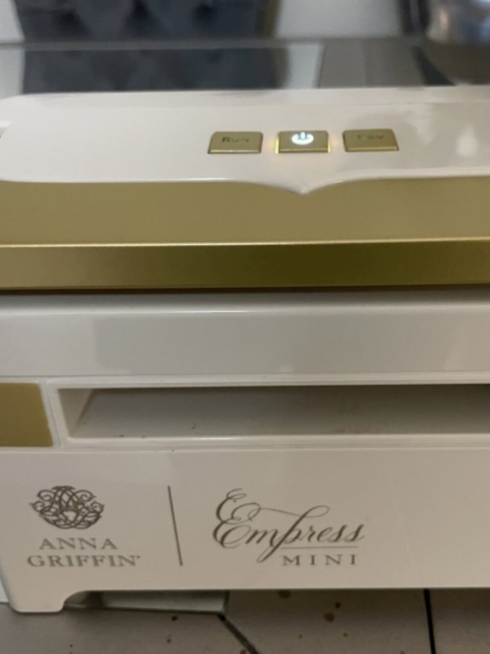 Anna Griffin Mini Empress Die Cutting Machine and Embosser